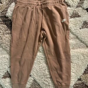 Women’s Nike Essential Joggers